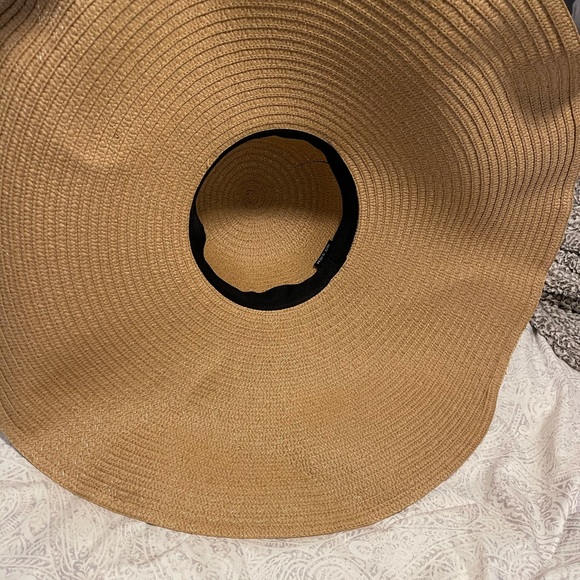 Beach hat - Picture 4 of 4